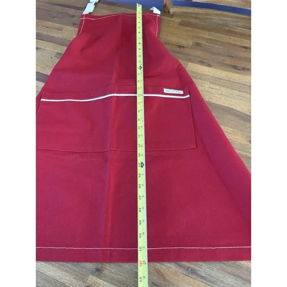 Sur la Table Apron Signature Red 100% Cotton Pockets O/S Adjustable Never Used - Picture 13 of 14